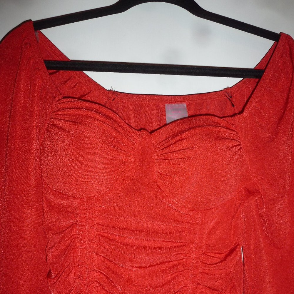 Sexy Red Off Shoulders w/inserted bra Ruched Long Sleeve  Blouse Sz M (7-9)